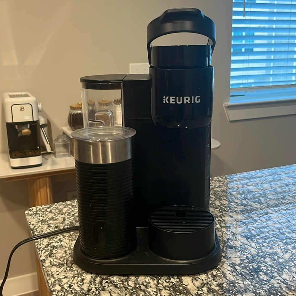 Keurig single serve with frothier.